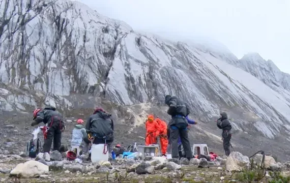 Pendakian Carstensz